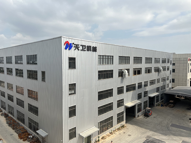 冷鐓機廠房環境